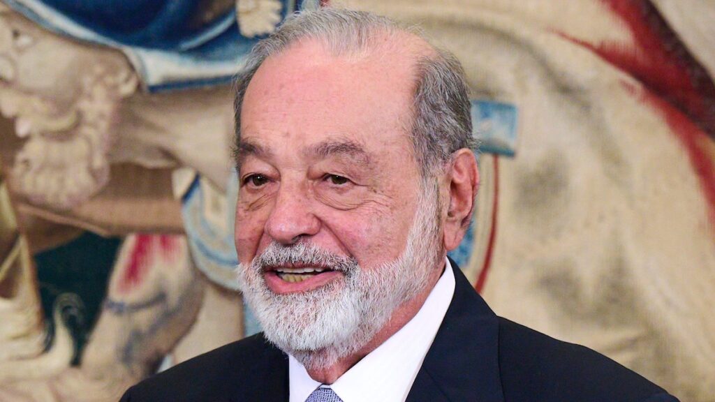 Carlos Slim, el hombre más rico de México, asistirá a la toma de posesión presidencial de Donald Trump