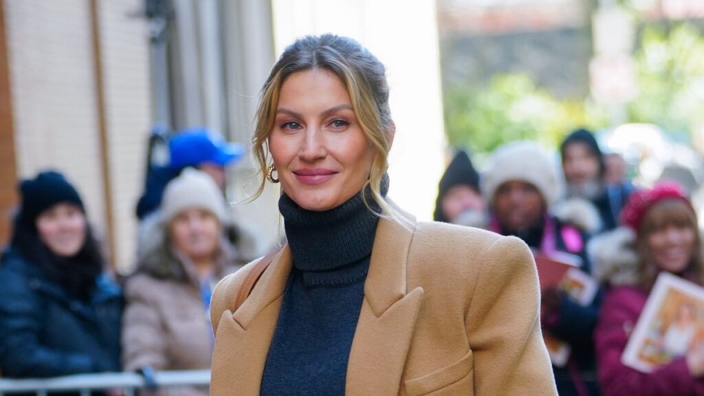 Gisele Bündchen muestra su panza en una sesión de fotos en la playa con Joaquim Valente