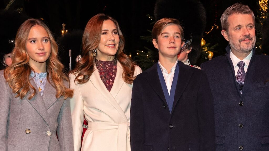 Los gemelos de la reina María, el príncipe Vicente y la princesa Josefina, protagonizan las fotos recién publicadas de Nochevieja