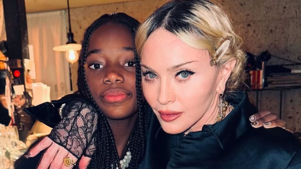 Madonna reflexiona sobre el año agridulce mientras celebra con sus hijos y su novio en Japón