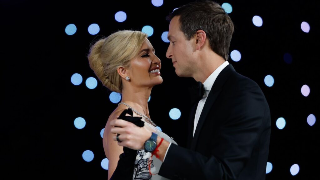 Ivanka Trump rinde homenaje al ‘legado’ de Audrey Hepburn con su vestido de gala inaugural