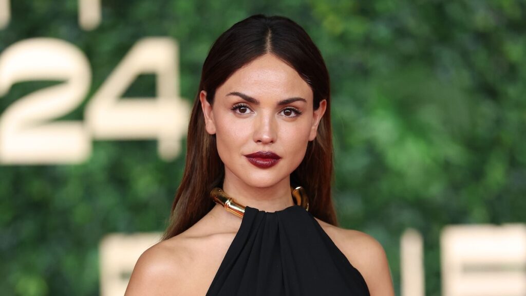 Eiza González descubre un escalofriante misterio de ciencia ficción en ‘Ash’-Mira el trailer