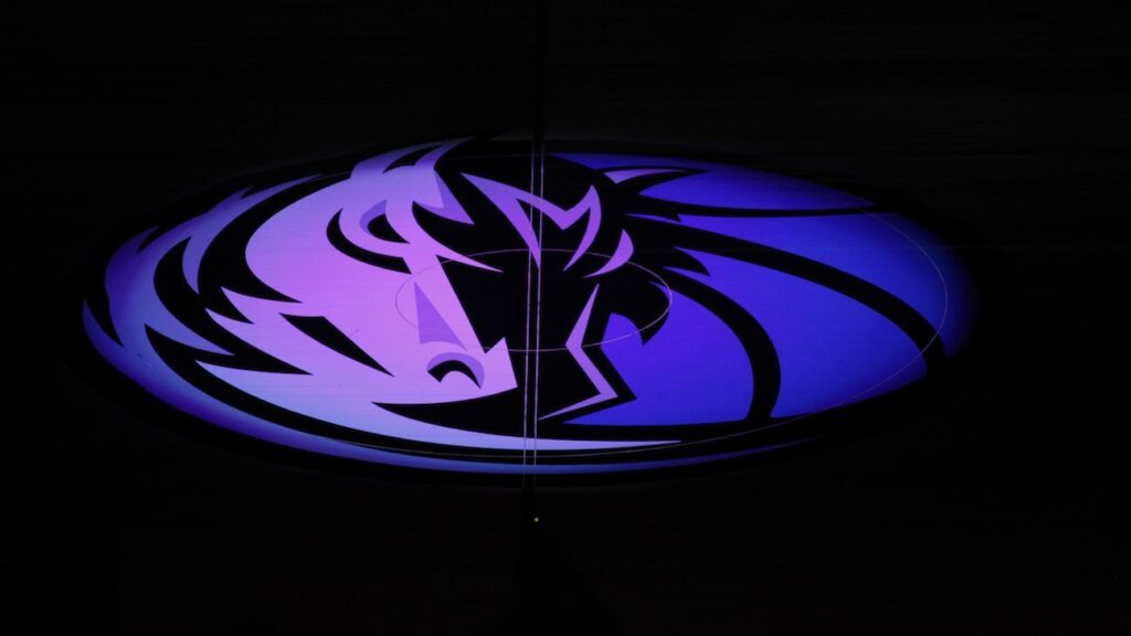 Adelantan inicio de Blazers-Mavs por tormenta invernal en Dallas