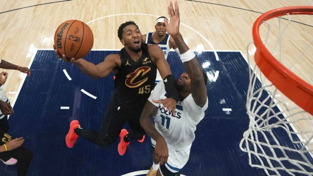 Donovan Mitchell llevó a los Cavs al triunfo y Boston Celtics sufrió una derrota en casa