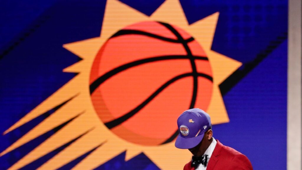 Fuentes: Suns adquirieron tres selecciones de primera ronda del Jazz