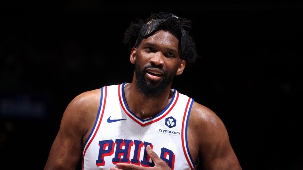 Joel Embiid (esguince), baja por tercer juego seguido