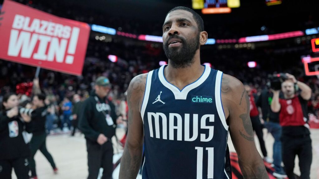 Mavericks: Kyrie Irving estará de baja unas 2 semanas, fuentes