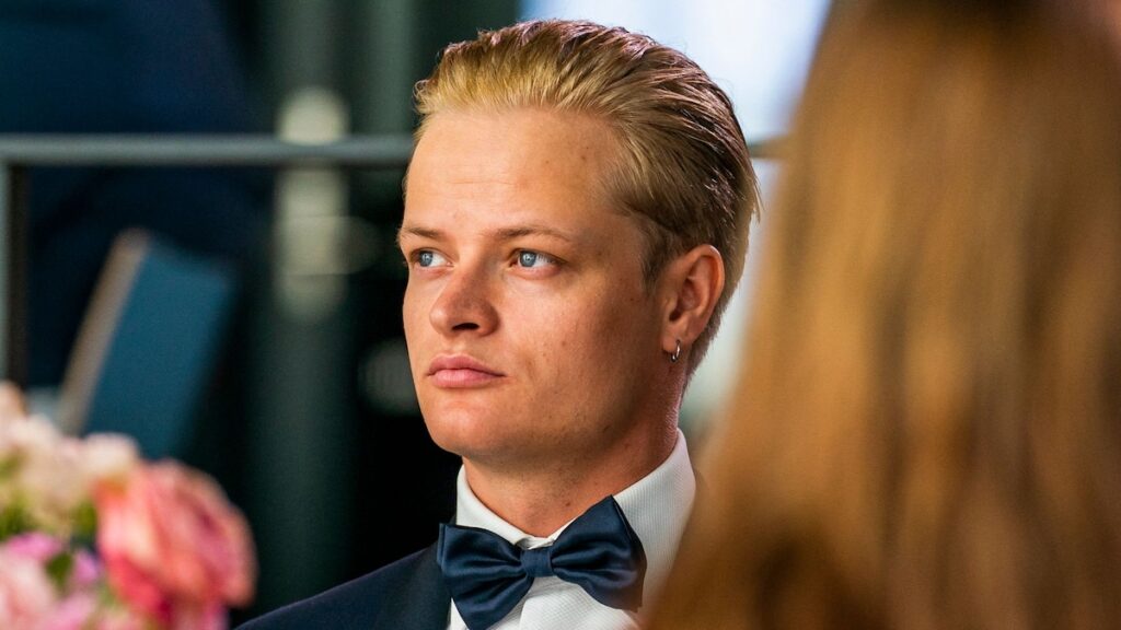 Marius Borg, el hijo de la princesa Mette-Marit, regresa a Noruega con nueva novia