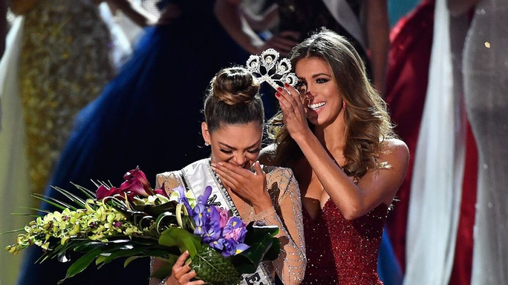 Miss Universo a quienes les quitaron sus títulos
