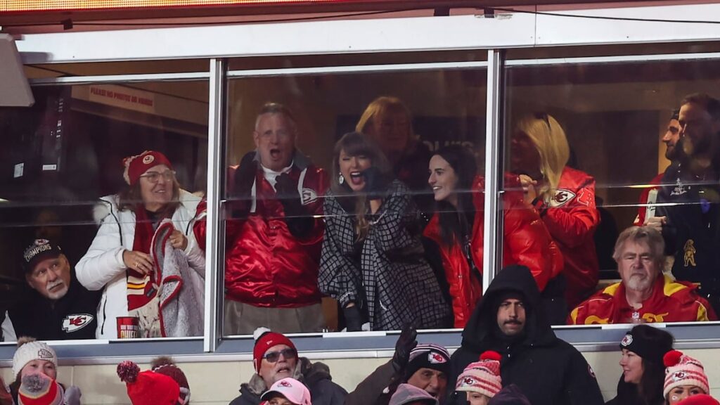 ¡Caitlin Clark es oficialmente parte del equipo de Taylor Swift! La estrella de WNBA revela momentos divertidos en el juego de Chiefs