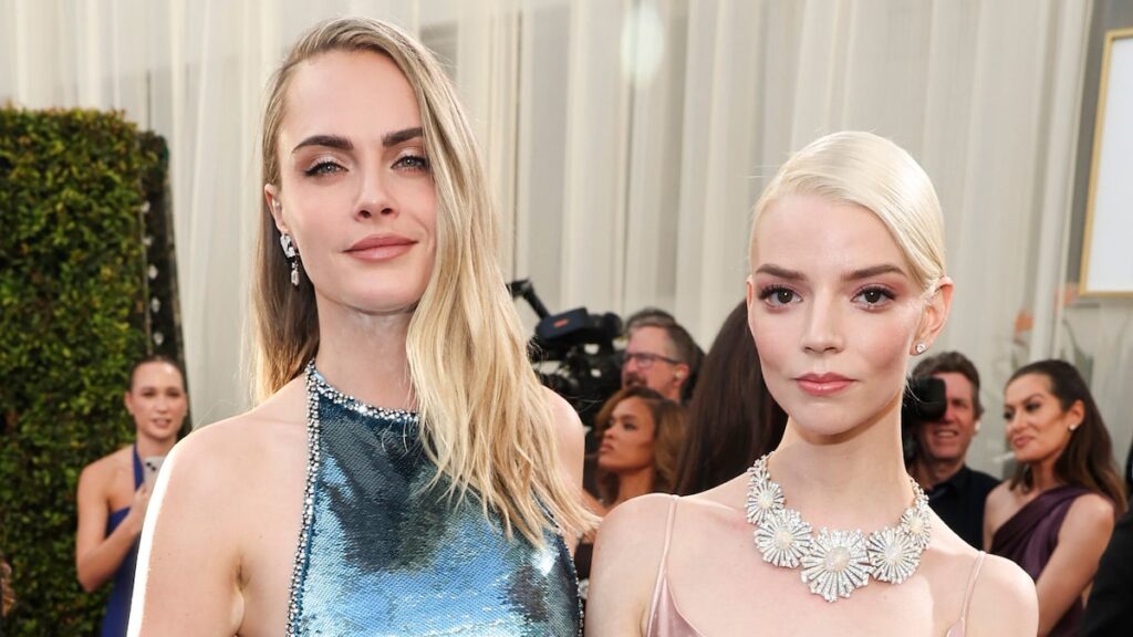 Anya Taylor-Joy y Cara Delevingne son ‘Romy y Michele’ en los Globos de Oro; ‘Lo hicimos por accidente’