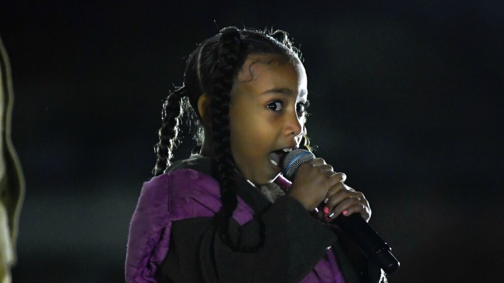 North West en el estudio trabajando en el álbum debut con papá Ye