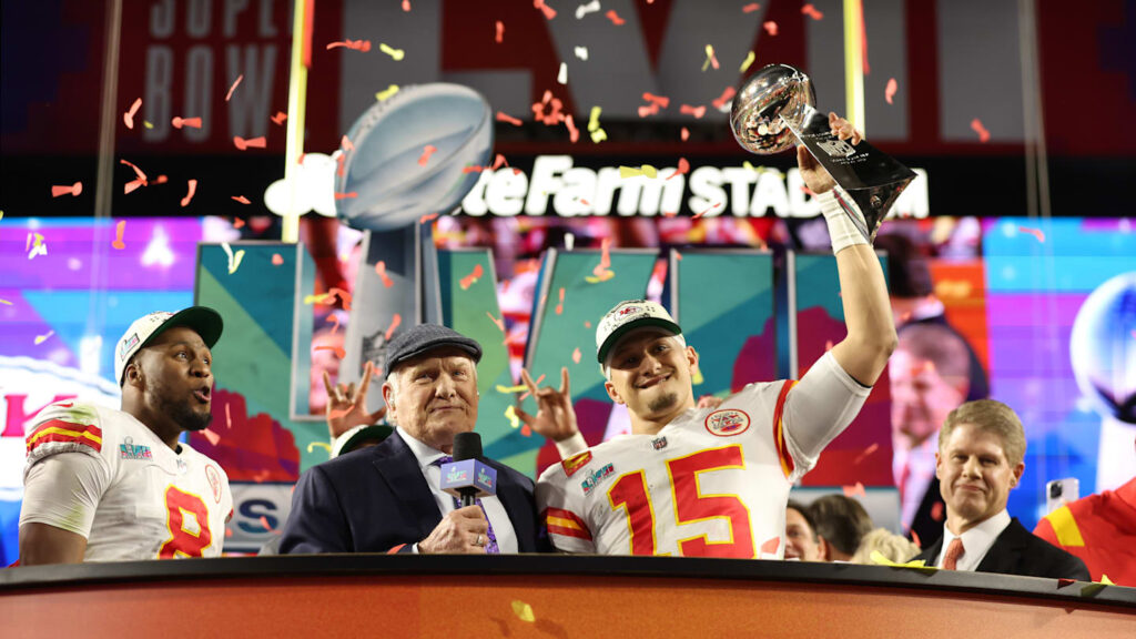 ¿Cómo está el historial entre Kansas City Chiefs y Philadelphia Eagles?