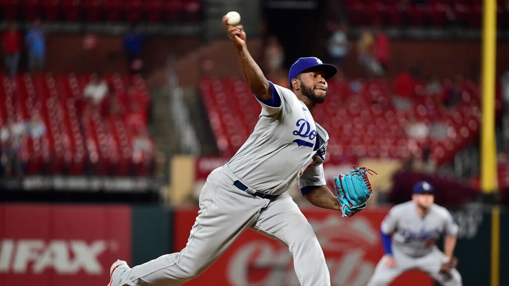 Marineros de Seattle firman al cerrador dominicano Neftalí Feliz para el 2025