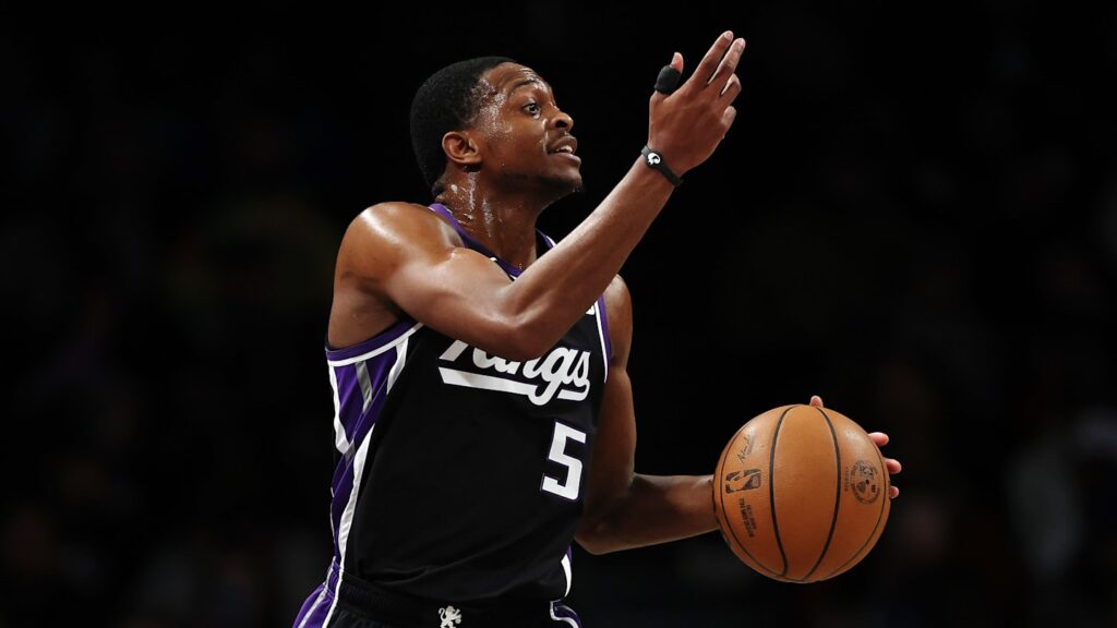 De’Aaron Fox llega a Spurs y Zach LaVine a Kings en cambio entre 3 equipos en la NBA