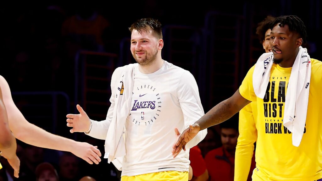 Dónde ver Dallas Mavericks vs. Los Angeles Lakers en TV y streaming