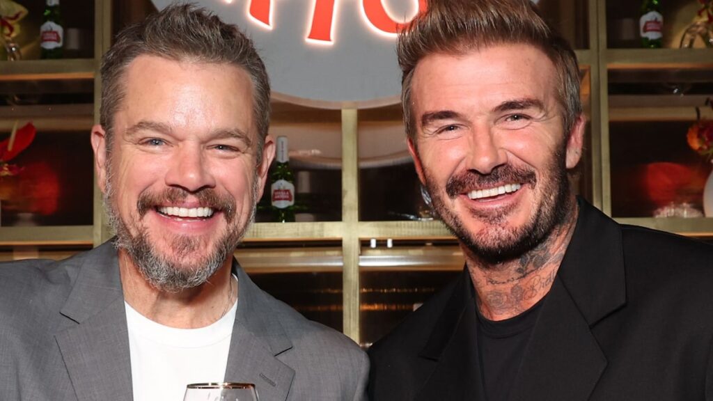 David Beckham y Matt Damon son ‘gemelos perdidos hace mucho tiempo’ en hilarante comercial del Super Bowl