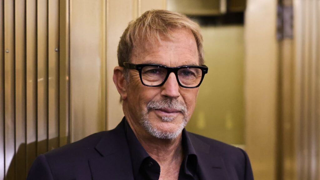 Kevin Costner está saliendo nuevamente un año después del divorcio de Christine Baumgartner: Informe
