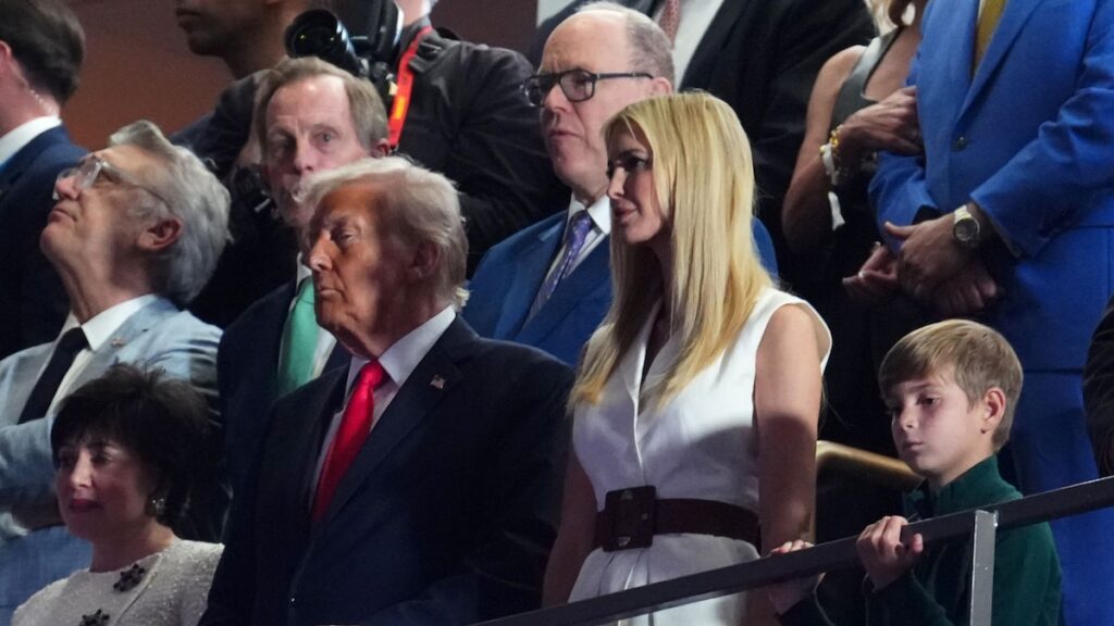 El presidente Donald Trump y el Príncipe Albert de Mónaco celebran ‘compartido el amor por los deportes y la camaradería’ en el Super Bowl 2025