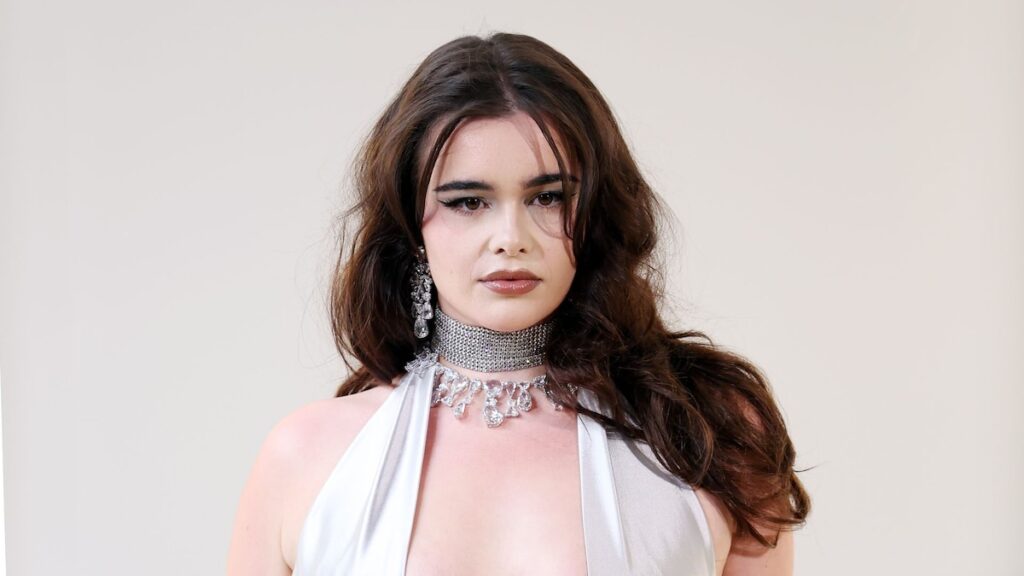 Barbie Ferreira muestra su figura en String Bikini después de la actualización de la temporada 3 de ‘Euphoria’