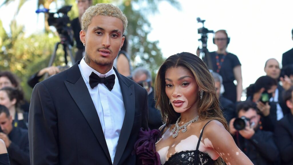 Winnie Harlow muestra su emoción después del compromiso con el jugador de la NBA Kyle Kuzma