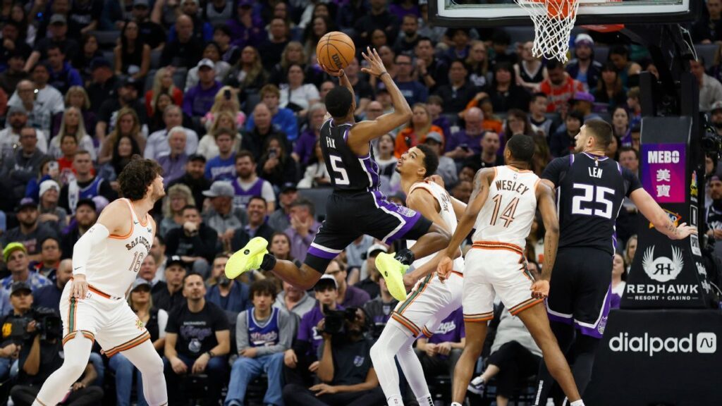 Calificaciones de Canje Spurs-Kings-Bulls: ¿Coda Fox Con Wemby? El Acuerdo de Tres Equipos Junta A Victor Wembanyama Con de’aaron Fox, Pero Mantiena A Los Kings Como COMO CONTENDENTES EN EL OESTE.1HKEIN PELTON, ESPNEFE/EPA/JURA .