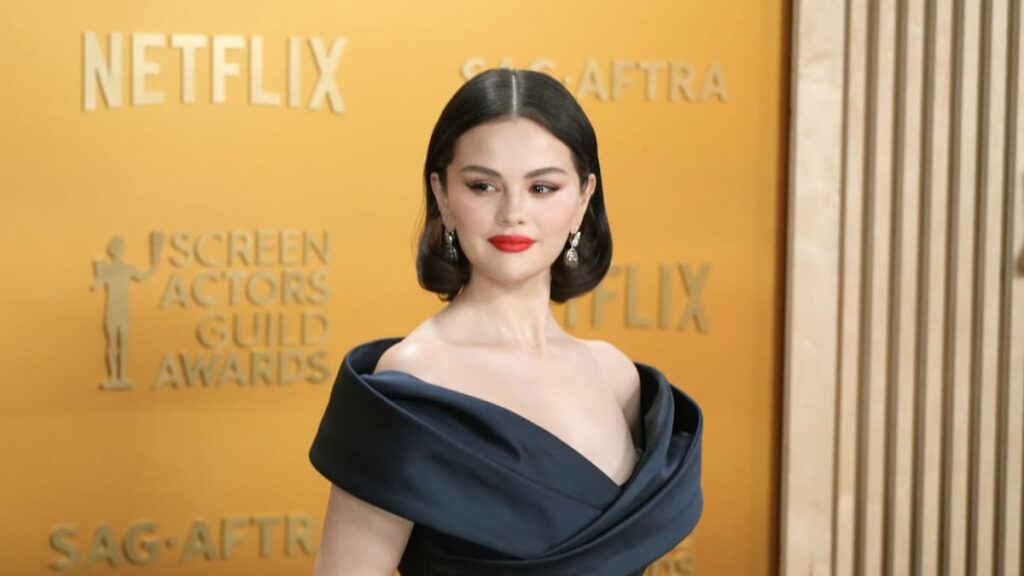 Selena Gomez roba la atención en la alfombra roja de los premios SAG