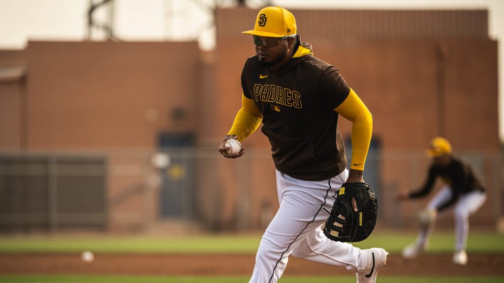 ¿La firma de José Iglesias con los Padres significa que cambiarán a Luis Arráez?