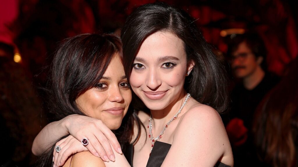 Jenna Ortega habla sobre el ex coprotagonista Mikey Madison y su victoria en el Oscar; ‘Sabía desde el momento en que la conocí’