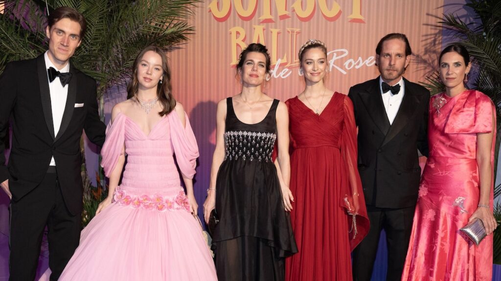 El hijo de la princesa Caroline, Pierre Casiraghi, desaparece notablemente de la salida familiar