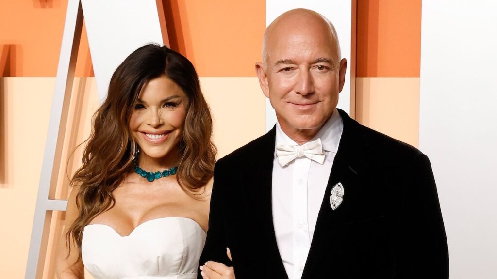 Jeff Bezos y Lauren Sánchez comienzan a comprar bodas en el país donde se casarán
