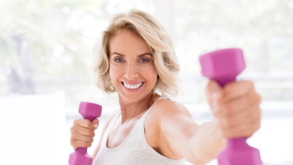 Top 10 ejercicios de fuerza para mujeres mayores de 50 años Top 10 ejercicios de fuerza para mujeres mayores de 50 años