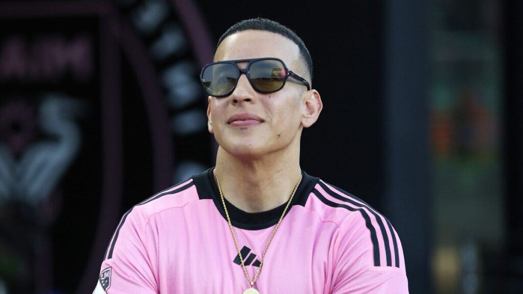 Daddy Yankee demanda Mireddys González por $ 250 millones después de firmar documentos de divorcio