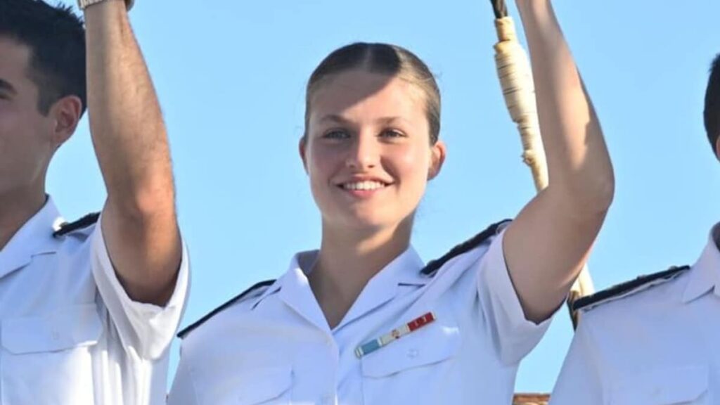 La princesa Leonor llega a Montevideo, Uruguay, a bordo del elcano después de una escala en Brasil