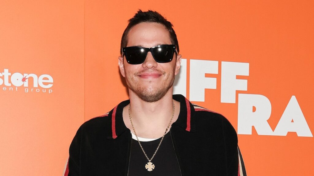 La familia de Pete Davidson aprueba su misterioso romance sin secanías La familia de Pete Davidson aprueba su misterioso romance sin secanías