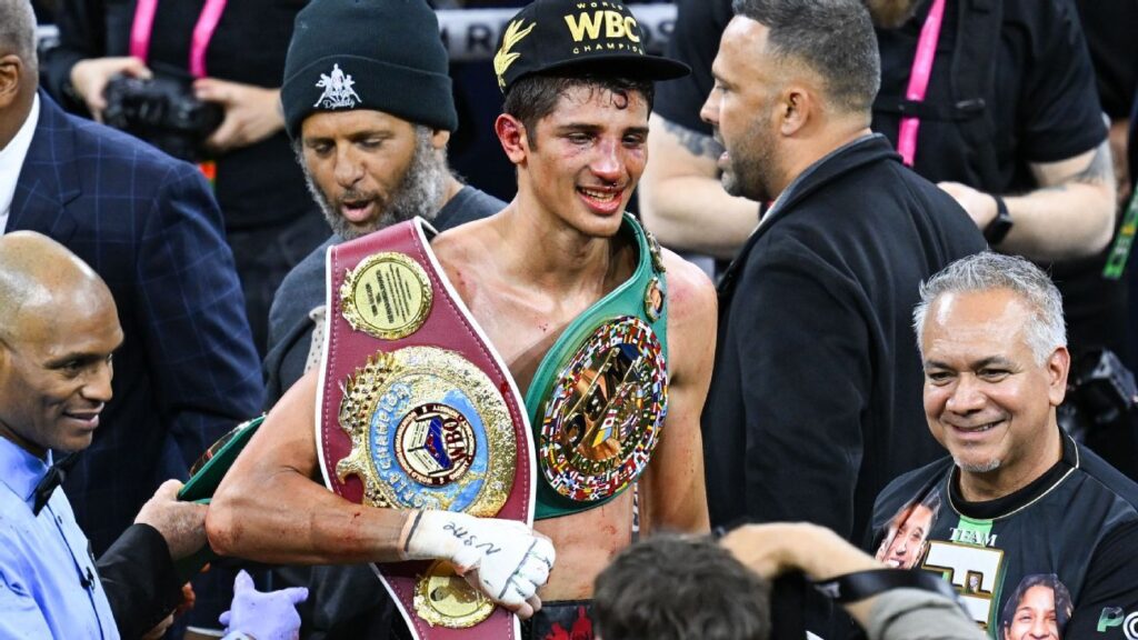 Fundora Fue un infierno para booker y retiene título unificado