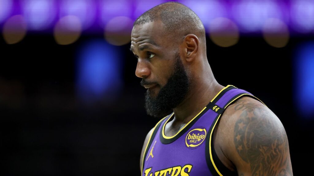 LeBron SE Percerá al Menos Entre 1 y 2 Semanas por Lesión, Fuentes