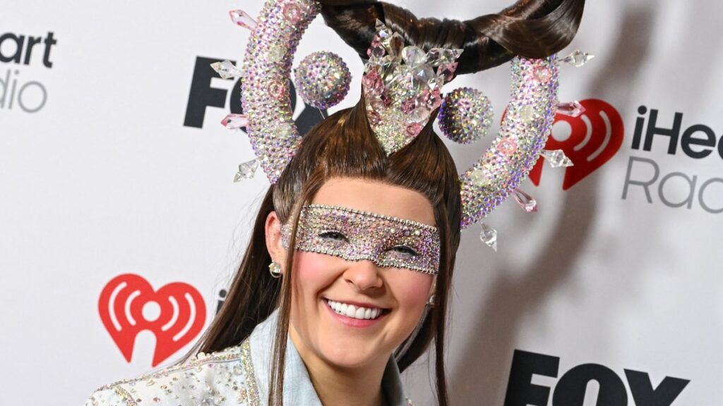 El paquete VIP de $ 900 de JoJo Siwa permite a los fanáticos ‘ayuda’ establecer el programa