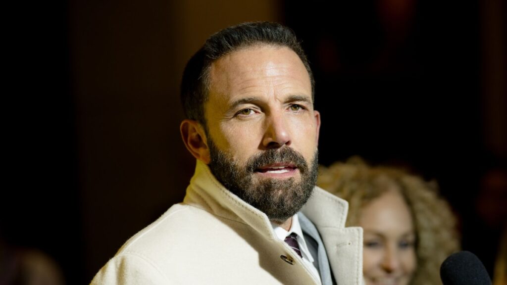 Ben Affleck toma una excavación juguetona en las habilidades de acrobacias de Tom Cruise en SXSW