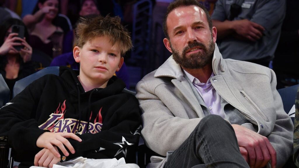 Ben Affleck lo mantiene real, le dice a su hijo Samuel que debe trabajar para comprar zapatillas de deporte de $ 6,000