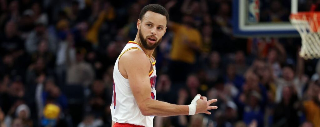 ¿Por qué el triple número 4.000 de Stephen curry es solo un paso más? El mejor tirador de la histia de la nba acaba de anotar su triple número 4.000. ¿Hasta dónde podría llevar Steph Su récord, y Qué jóvenes Estrellas Tienen la Oportunidad de Desafiarlo? 7hzach Kram | ESPN.COMEZRA SHAW/Getty Images