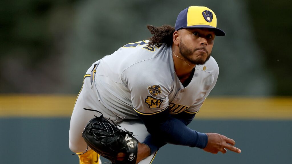 Yankees podrían intentar un cambio por abridor de los Cerveceros antes de la fecha límite