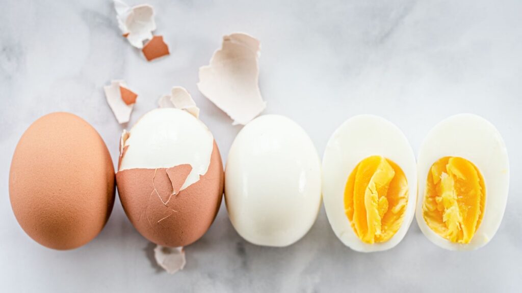 Hervir o vapor? Los mejores métodos para huevos duros que se pelan perfectamente