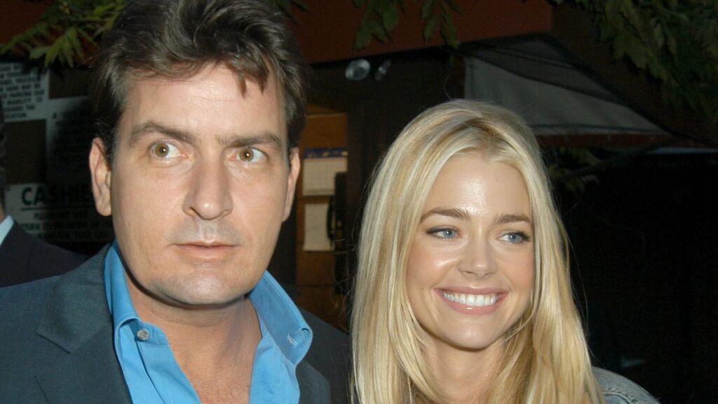 Denise Richards aprecia enormemente el ‘muy solidario’ ex esposo Charlie Sheen