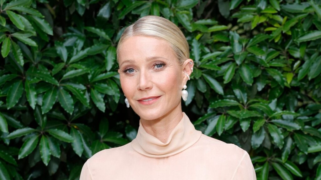 Gwyneth Paltrow comparte fotos raras de su hijo Moisés, dice que lo extraña
