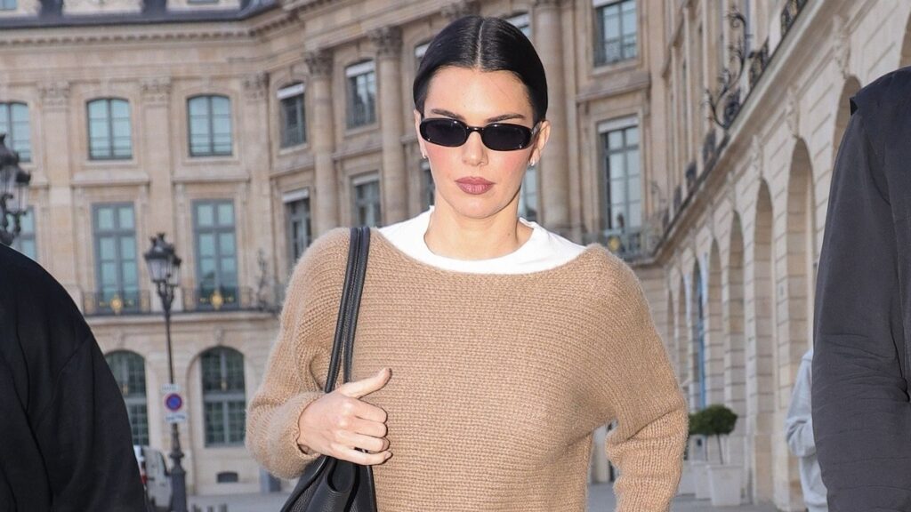 Kendall Jenner trae de vuelta el icónico peinado de los años 70 de Wonder Woman en nuevo movimiento de tendencia