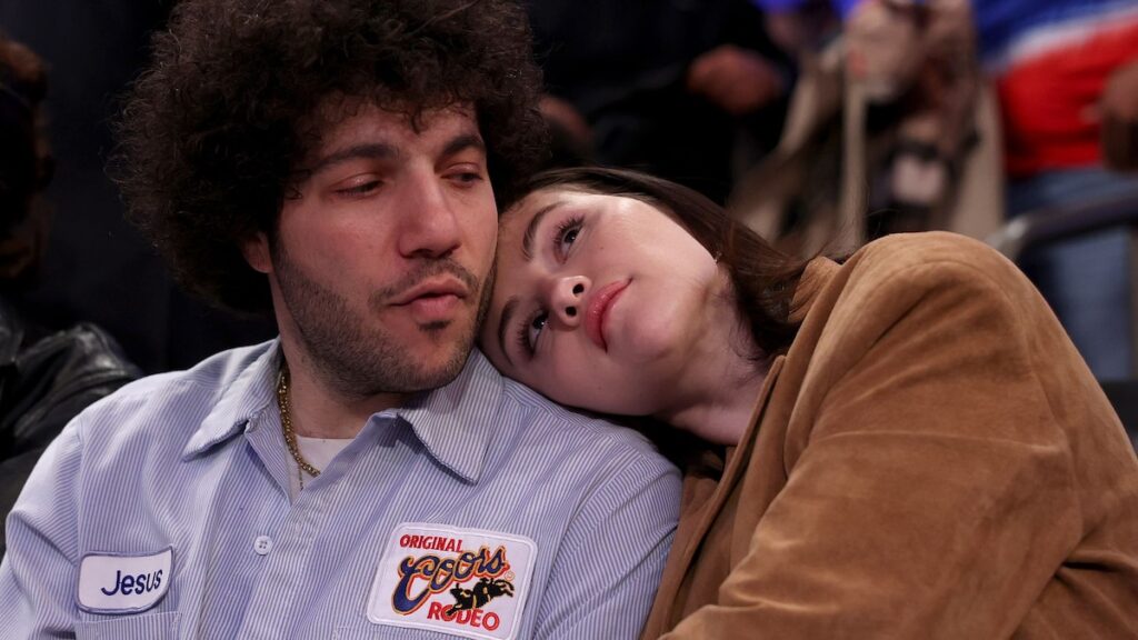 Selena Gomez se enfermó después de besar a Benny Blanco, este es por qué