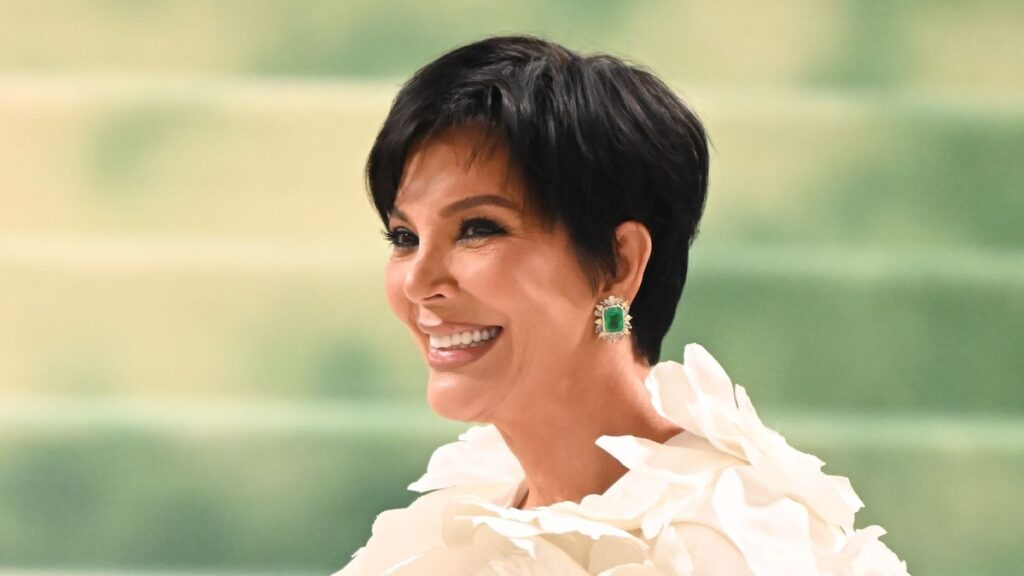 El último peinado de Kris Jenner la hace parecer Kendall Jenner