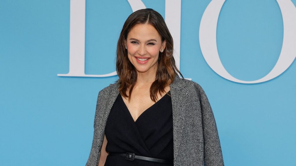 Jennifer Garner El último atuendo en París es el aspecto perfecto pero elegante para la primavera