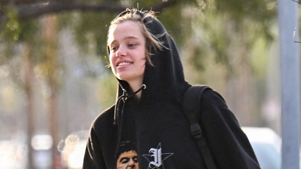 El nuevo aspecto de Shiloh Jolie incluye este accesorio de celebridades usado por Hailey Bieber, Jennifer López, Britney Spears y más